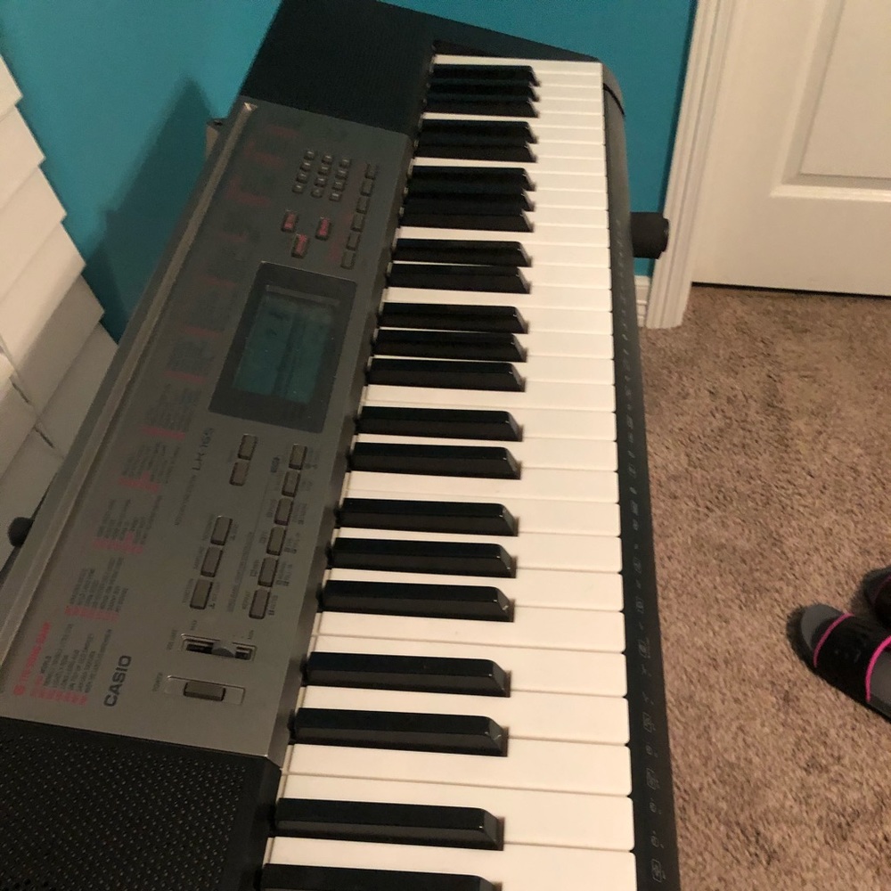 Casio Keyboard - Picture 2 of 3
